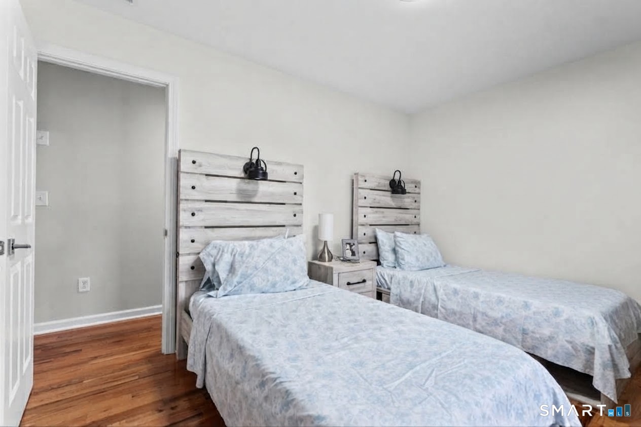 65 Sterling Street photo 19