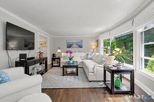15 Fire Hill, Redding