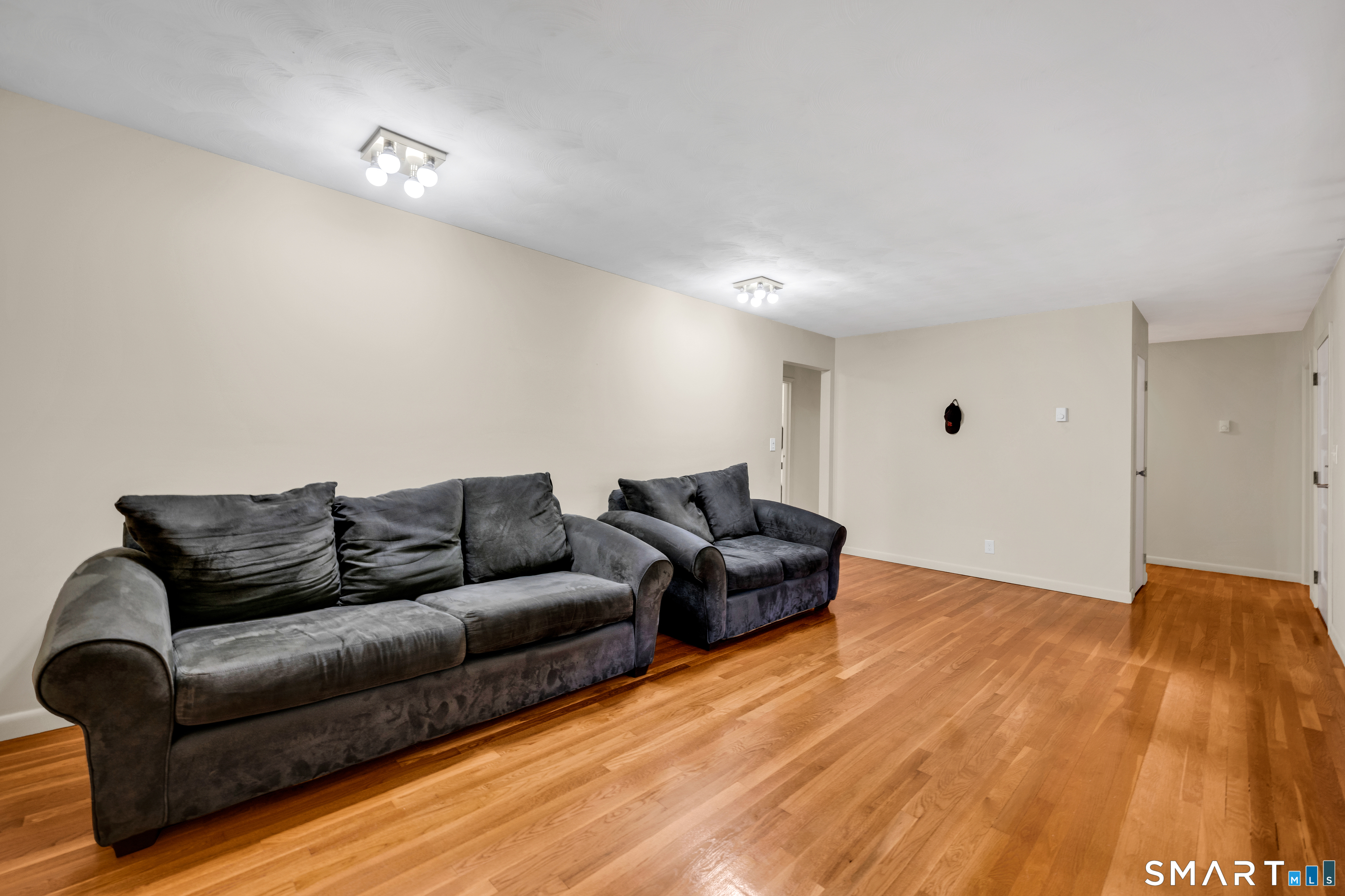 54 Evelyn Drive photo 12