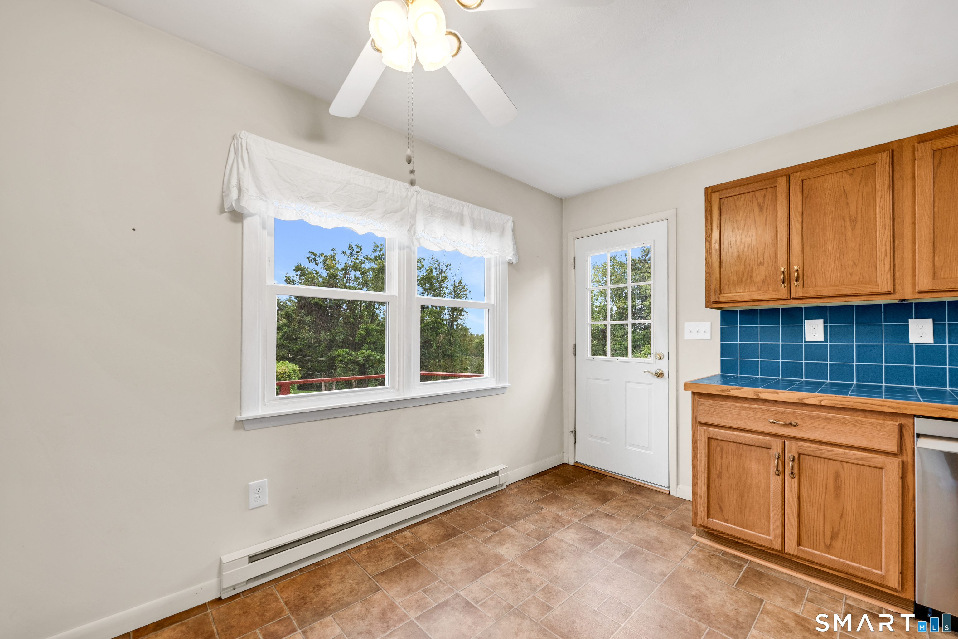 54 Evelyn Drive photo 15