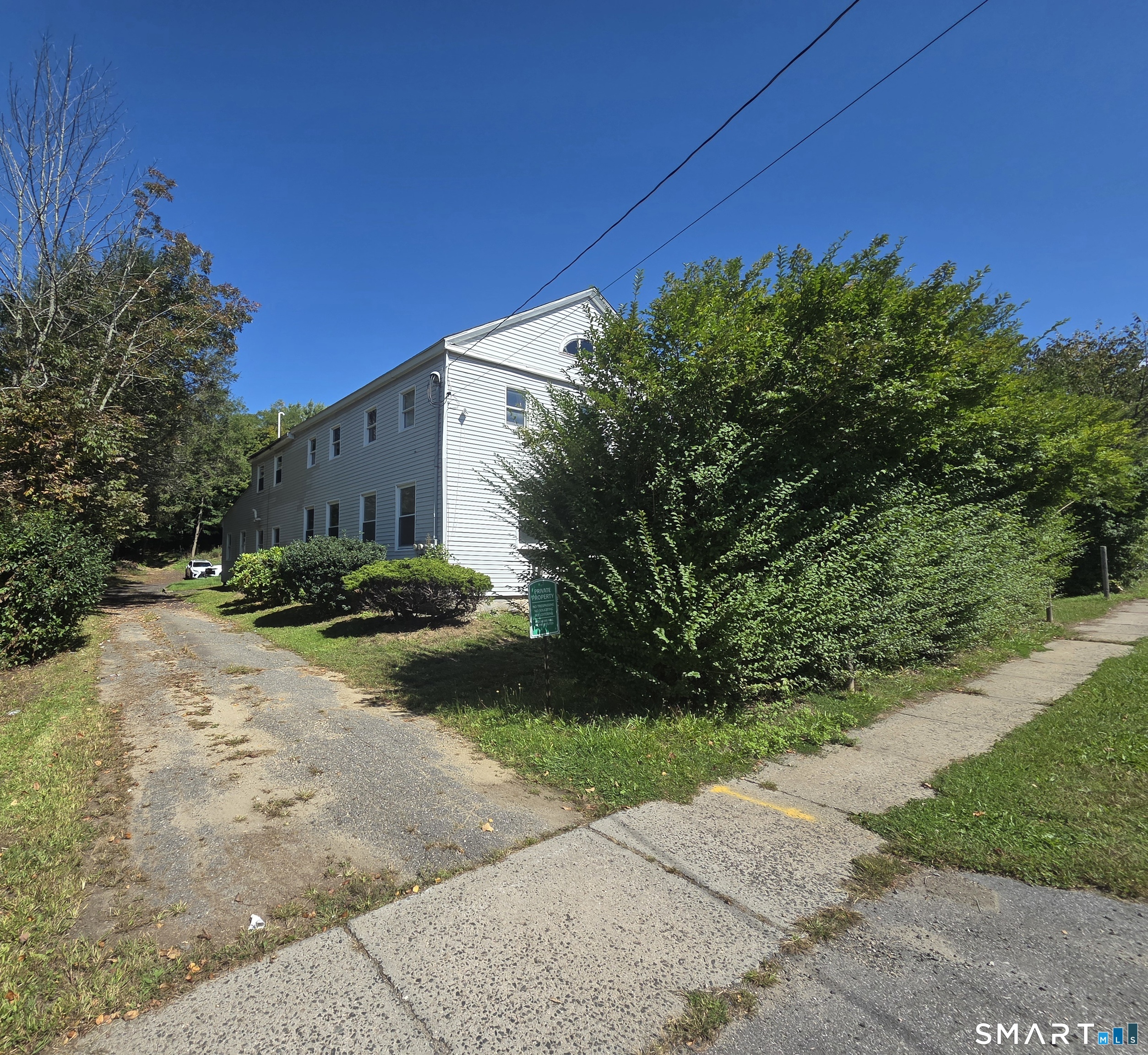 684 Main Street photo 5