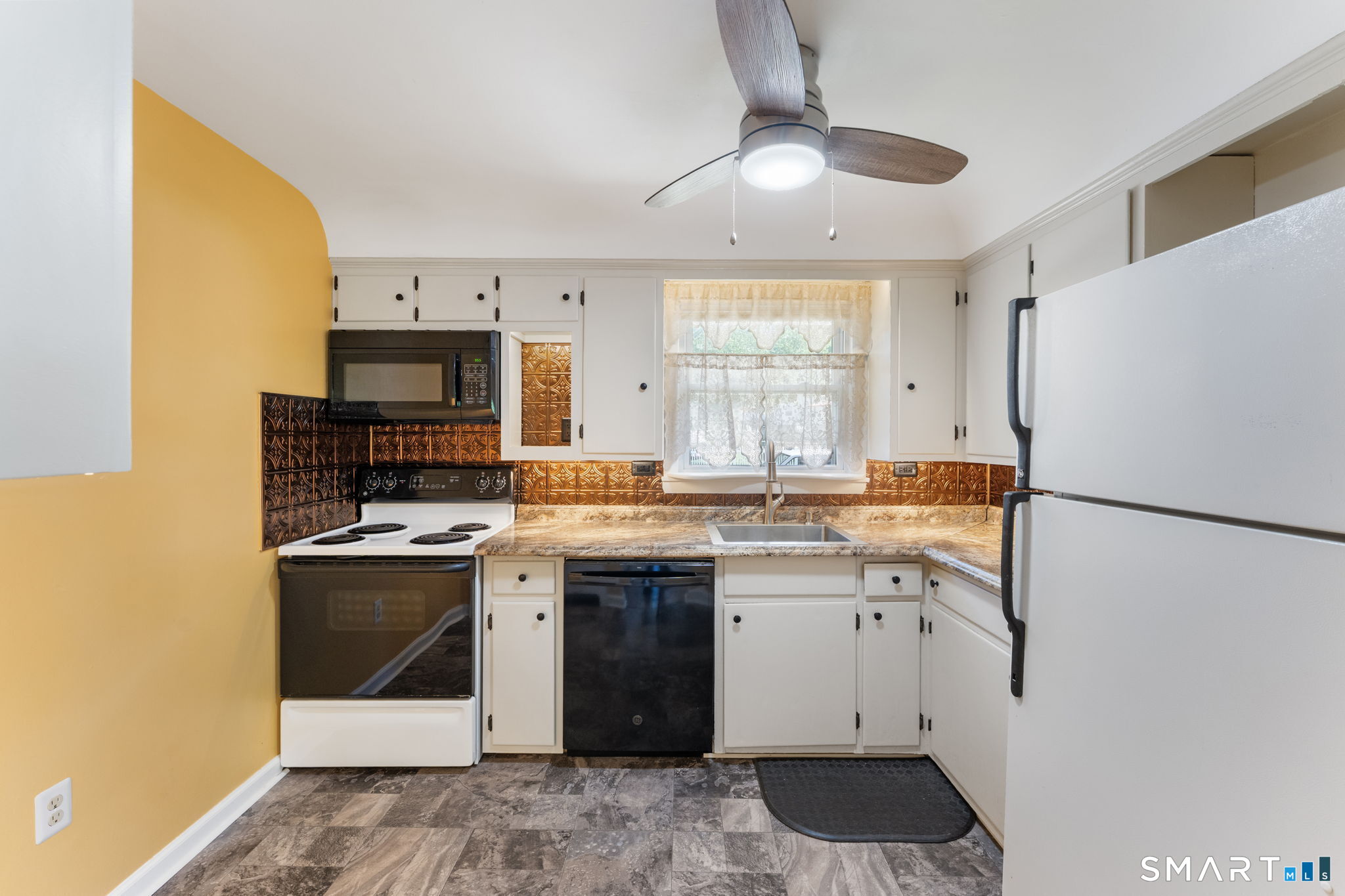 4 Meditz Court photo 23