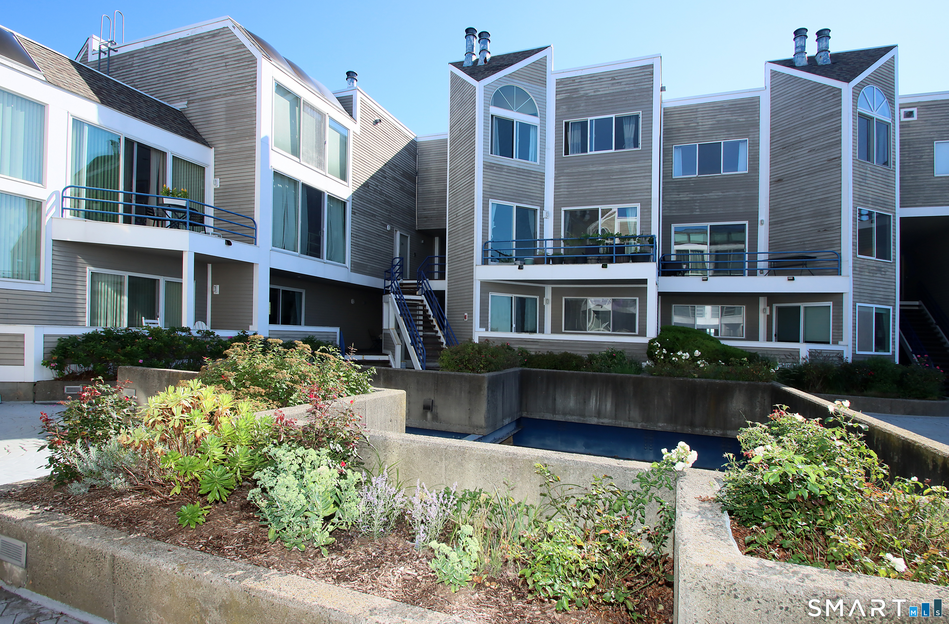 14 Harbour Close Unit #14 photo 2