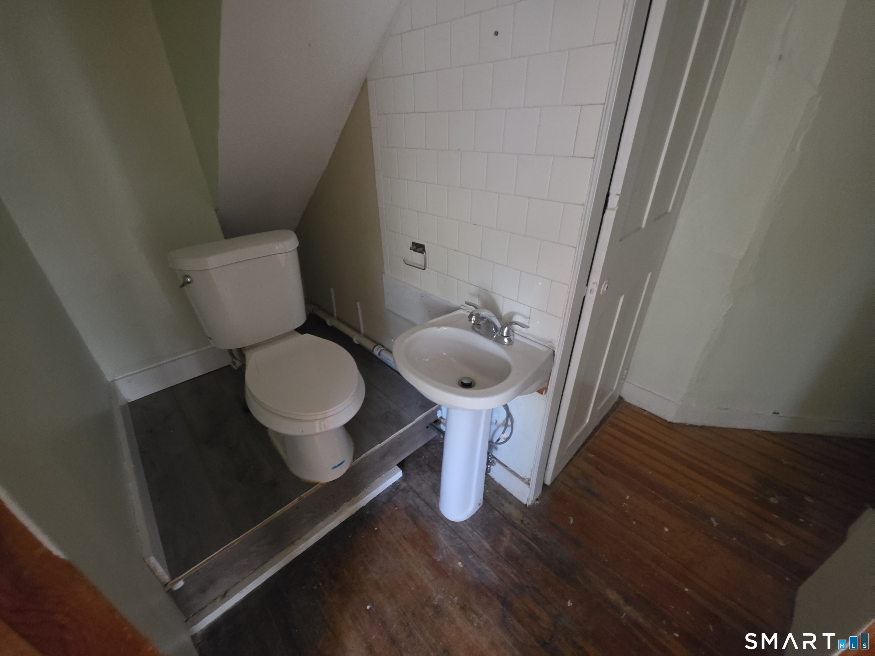 1203 Poquonnock Road photo 16