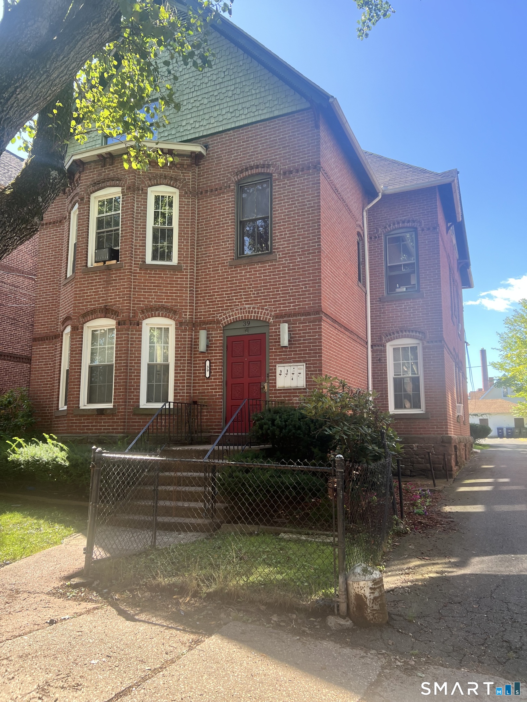 39 Hungerford Street Unit #3