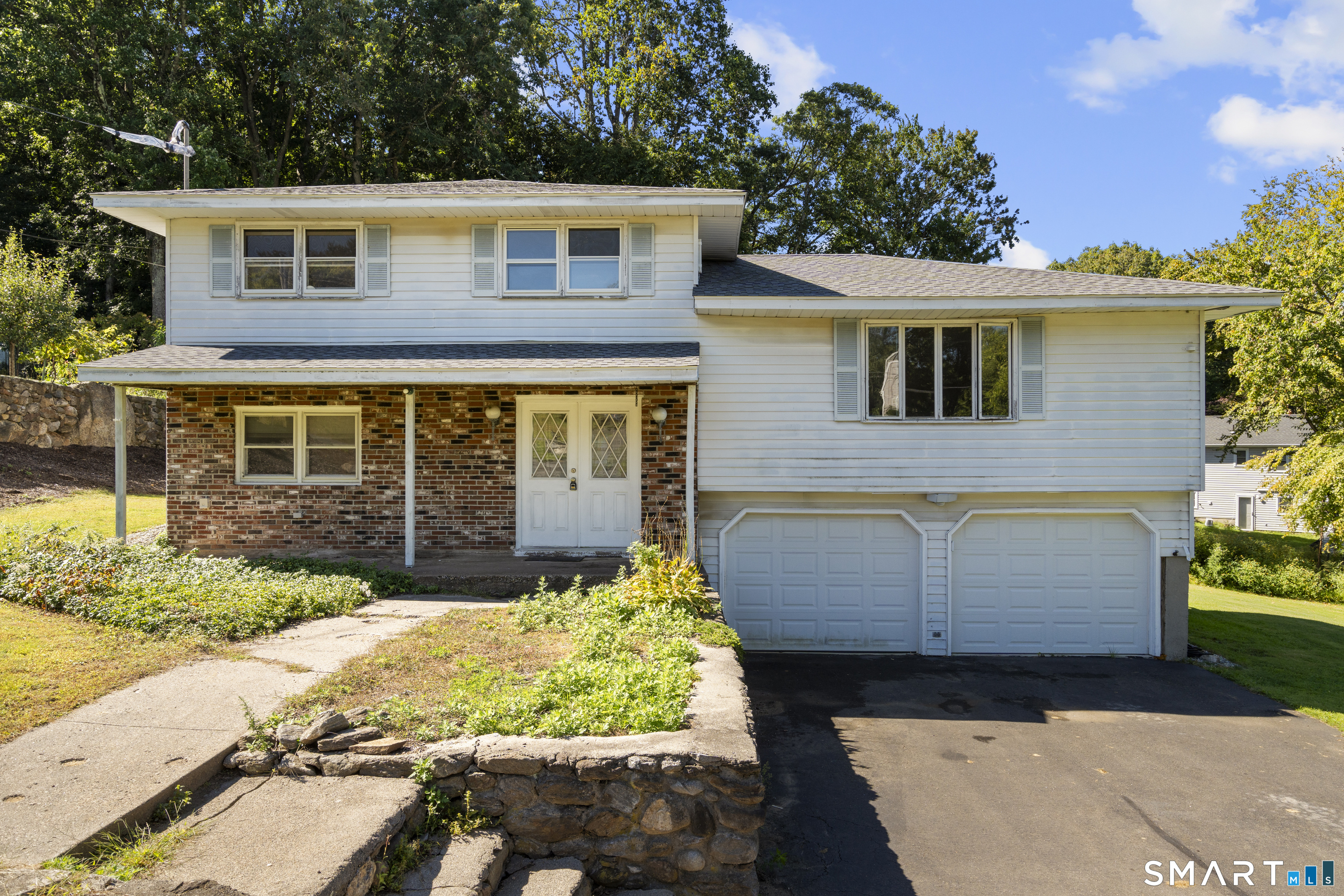 Photo 1 of Single family home for sale at 107 Bayview Cir, Wolcott, CT 06716 | MLS# 24208718 | Listing updated on 2026-09-23