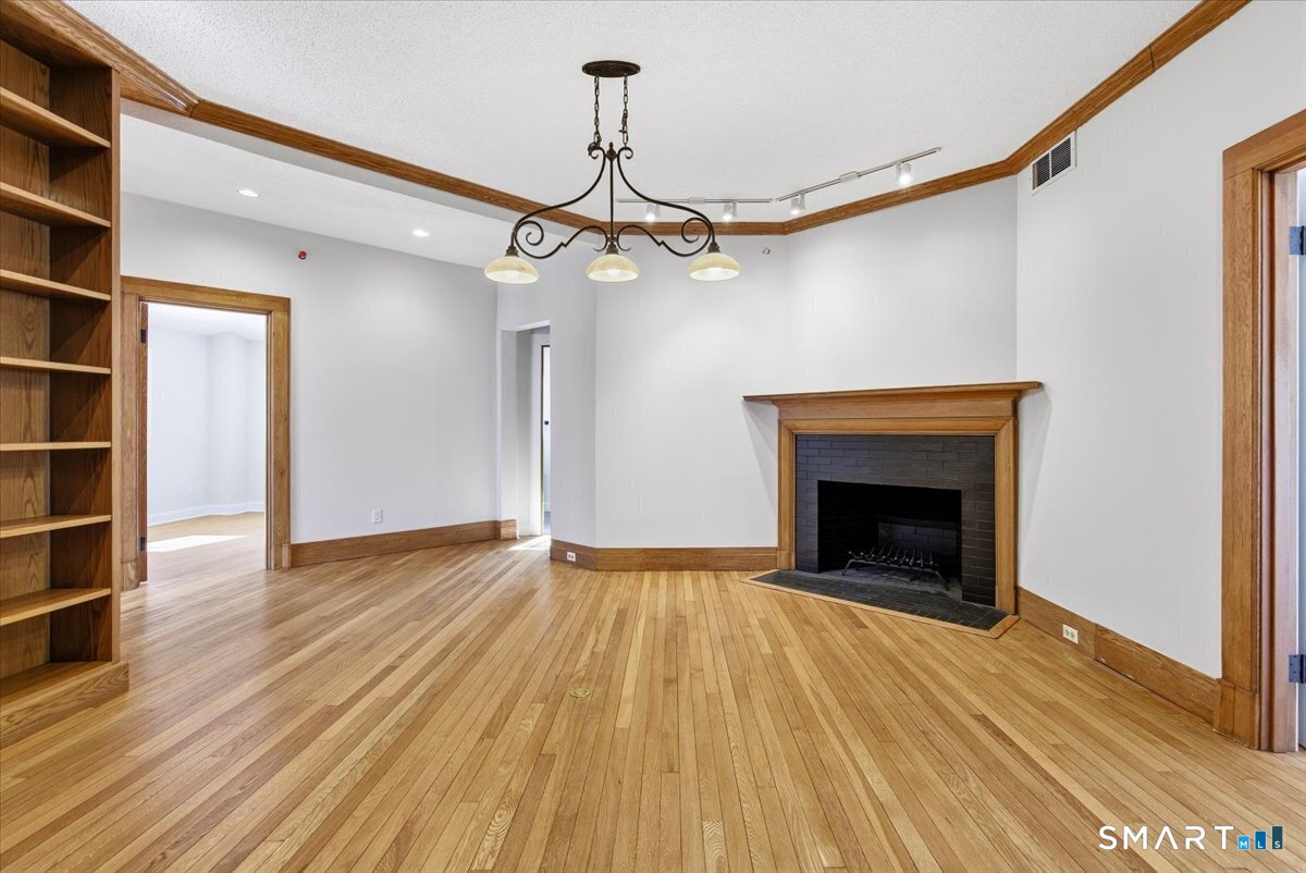 2750 Whitney Avenue photo 14