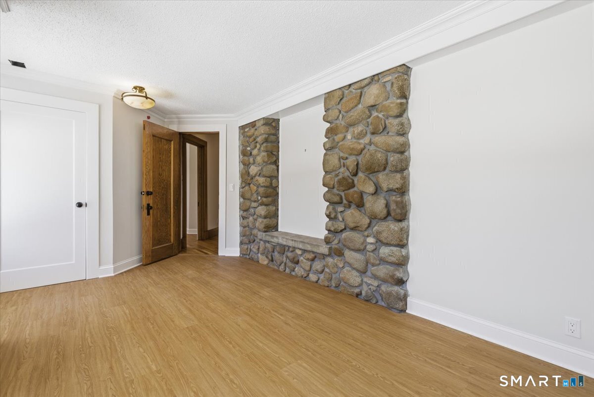 2750 Whitney Avenue photo 22