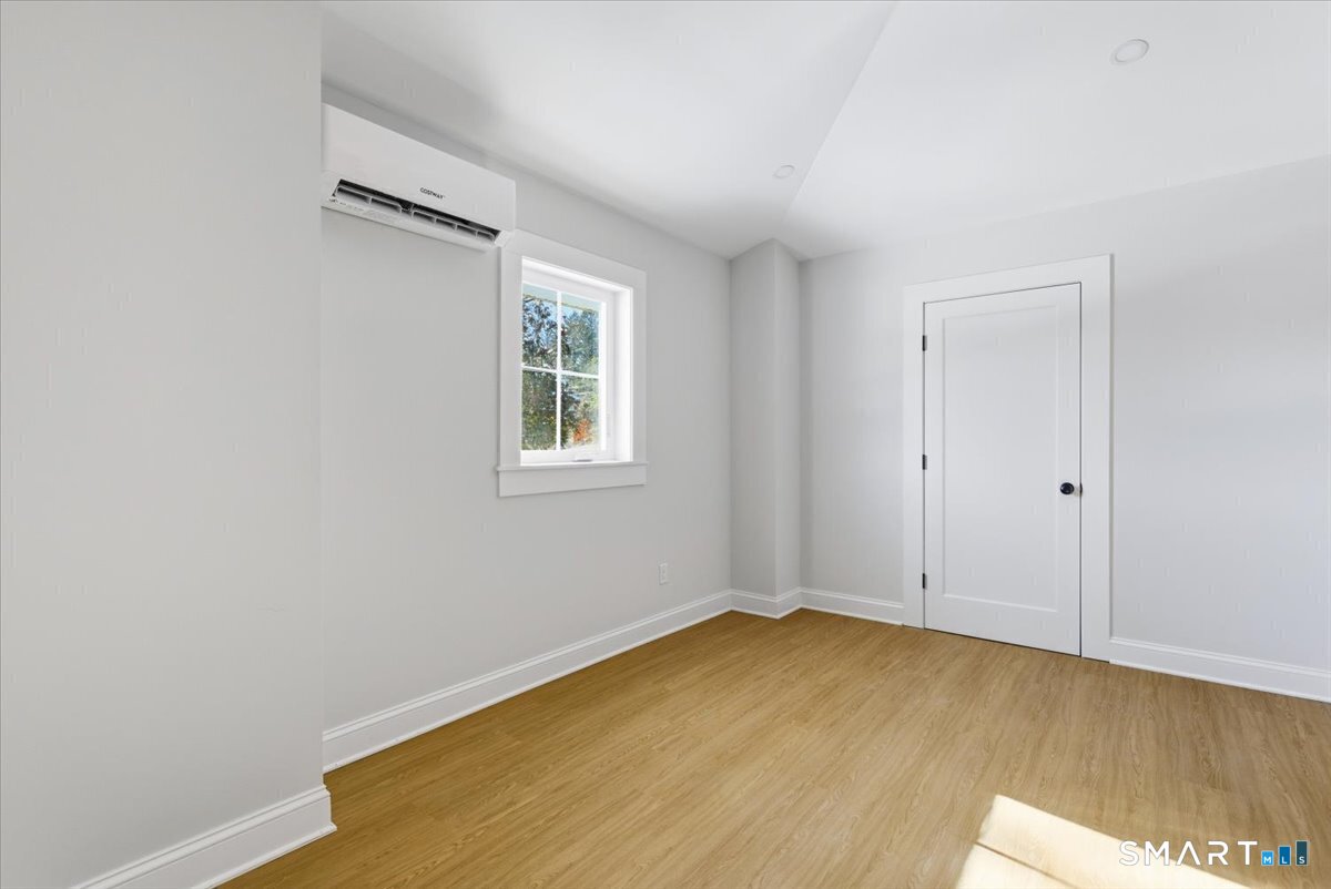 2750 Whitney Avenue photo 24