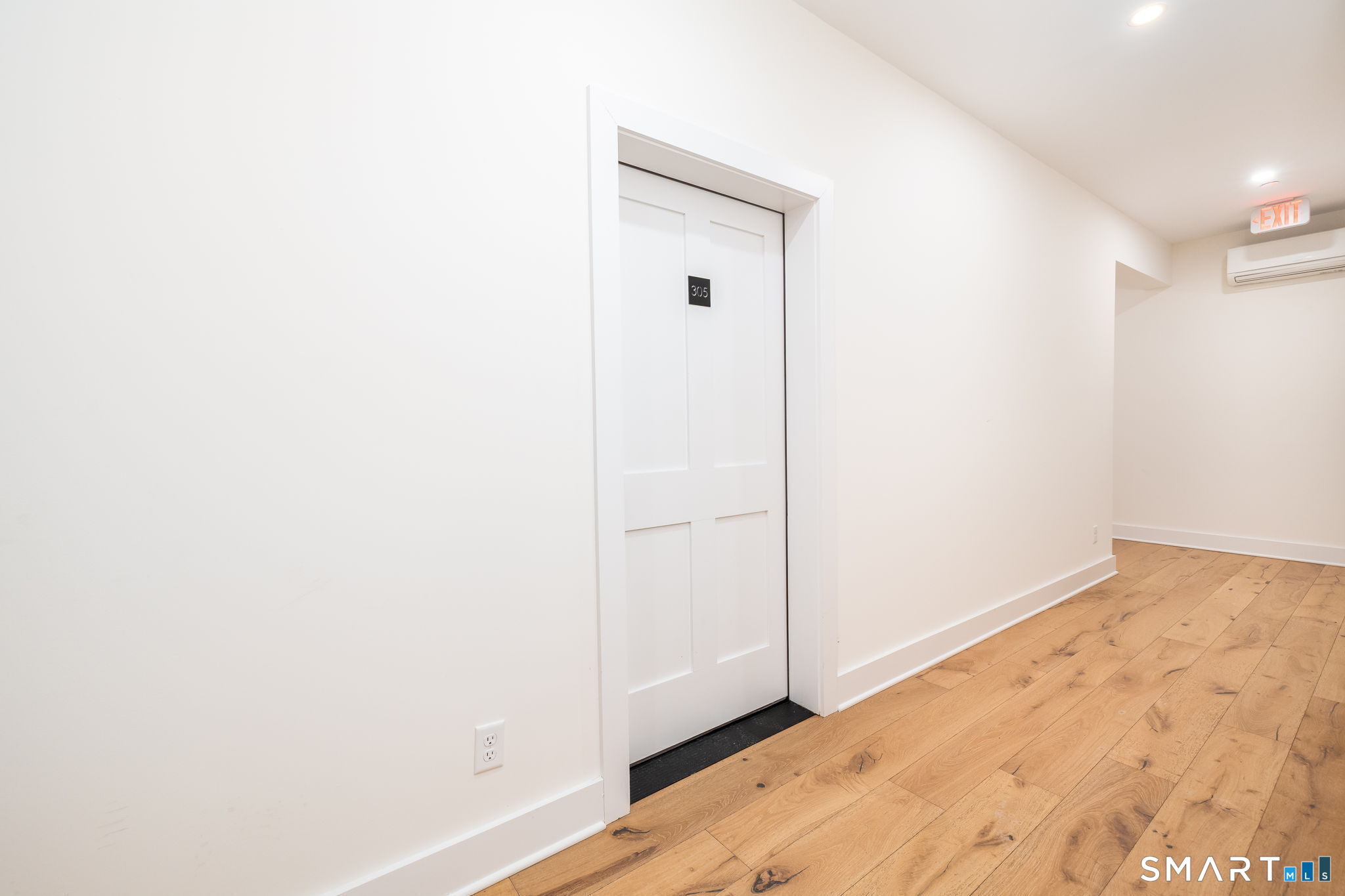185 Main Street, #305, East Lyme, CT 06357