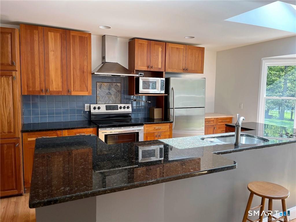 231 Rivergate Drive photo 4