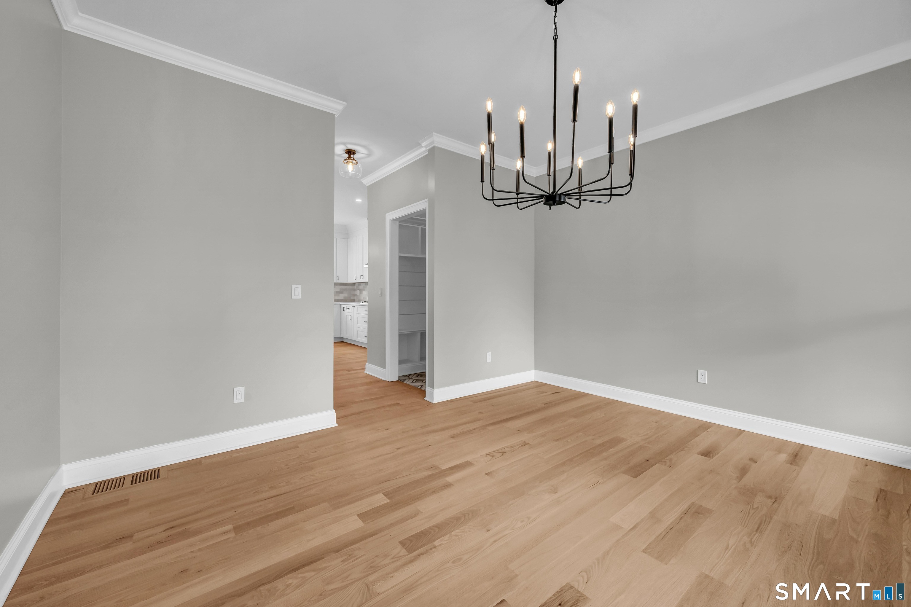 1427 Monroe Turnpike photo 12