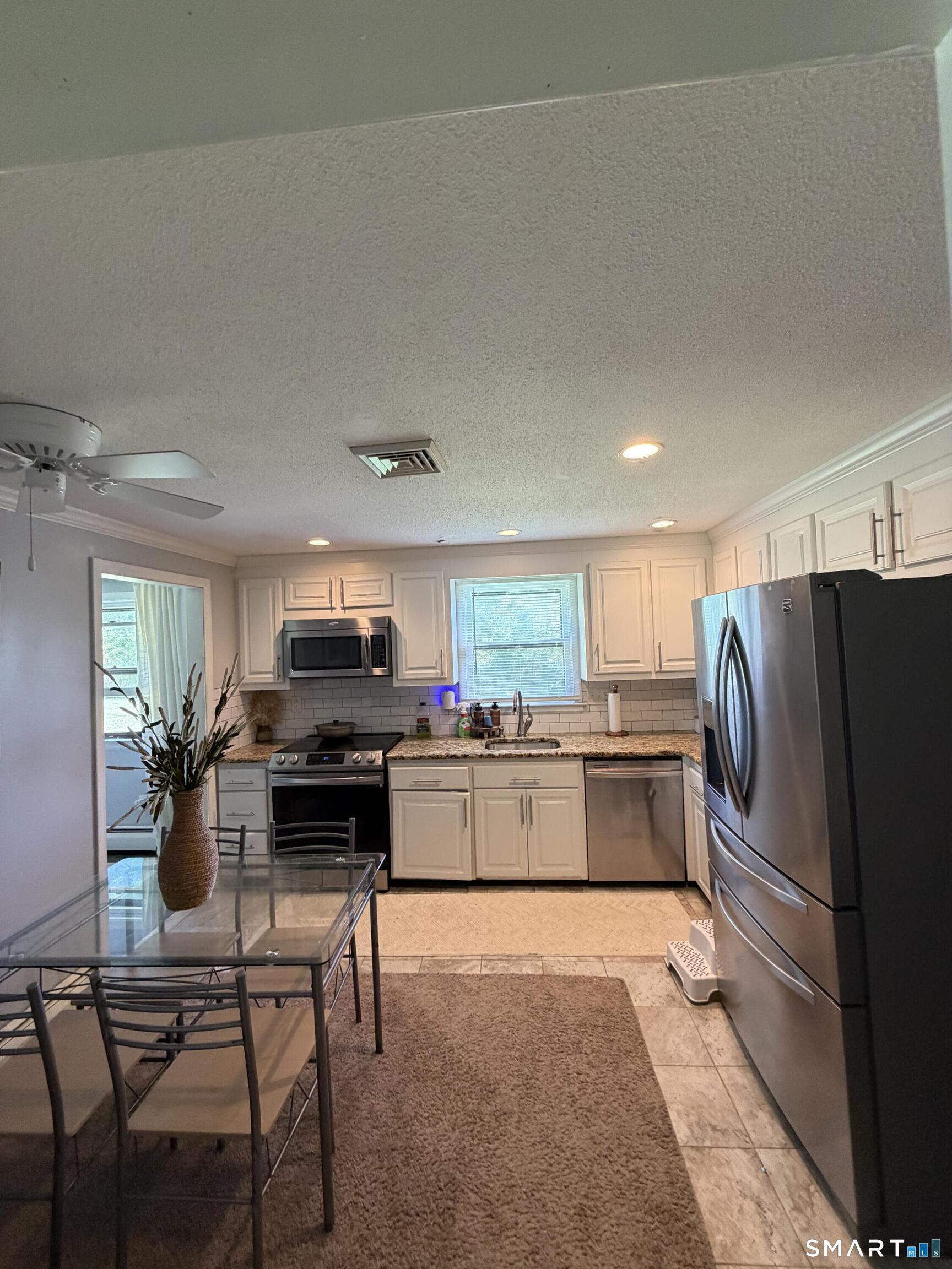 204 Willowcrest Drive photo 11