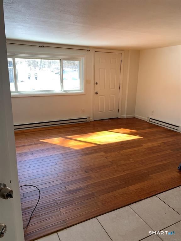 372 Hartford Road photo 3