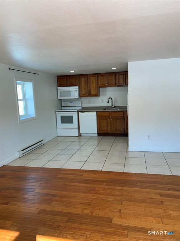 372 Hartford Road photo 2