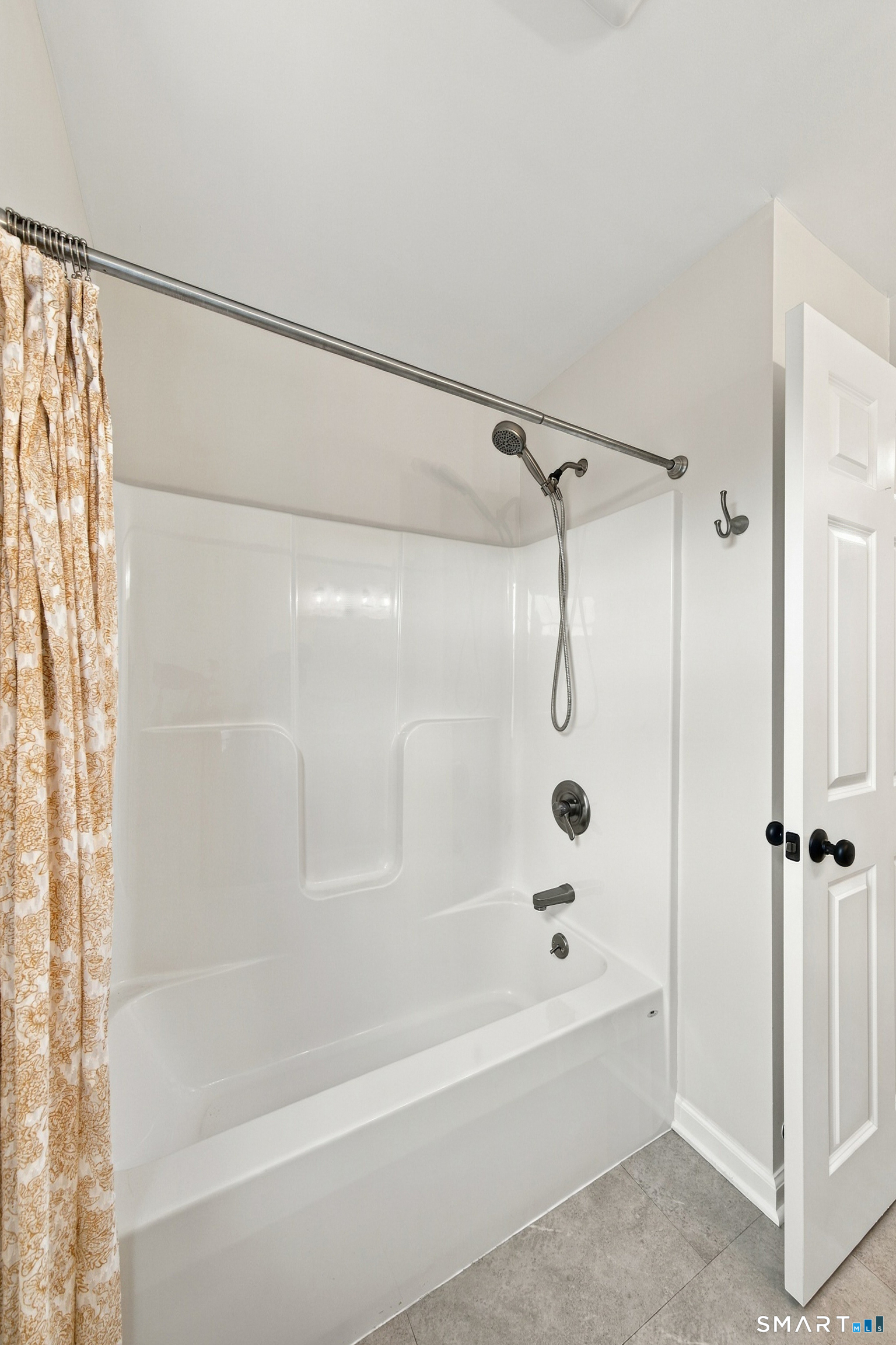 120 Circlewood Drive photo 27