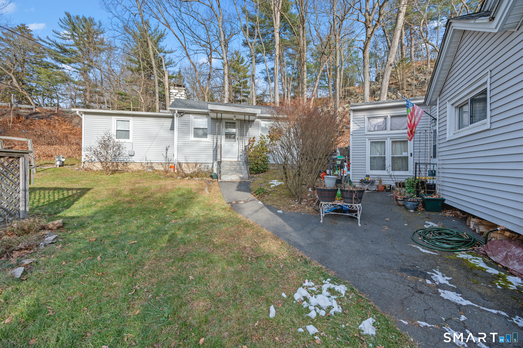 Photo 2 of Multi family home for sale at 10 Old Waterbury Rd, Middlebury, CT 06762 | MLS# 24207437 | Listing updated on 2026-09-21