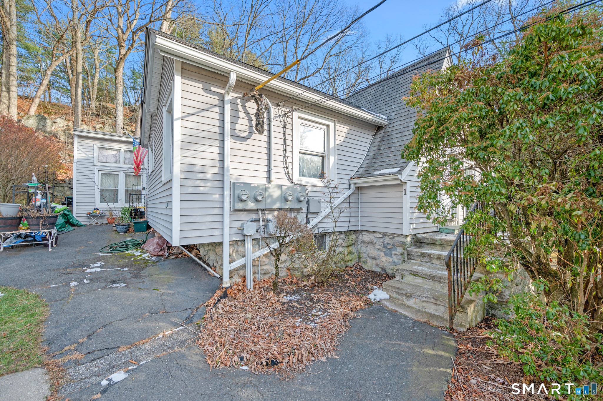 Photo 3 of Multi family home for sale at 10 Old Waterbury Rd, Middlebury, CT 06762 | MLS# 24207437 | Listing updated on 2026-09-21