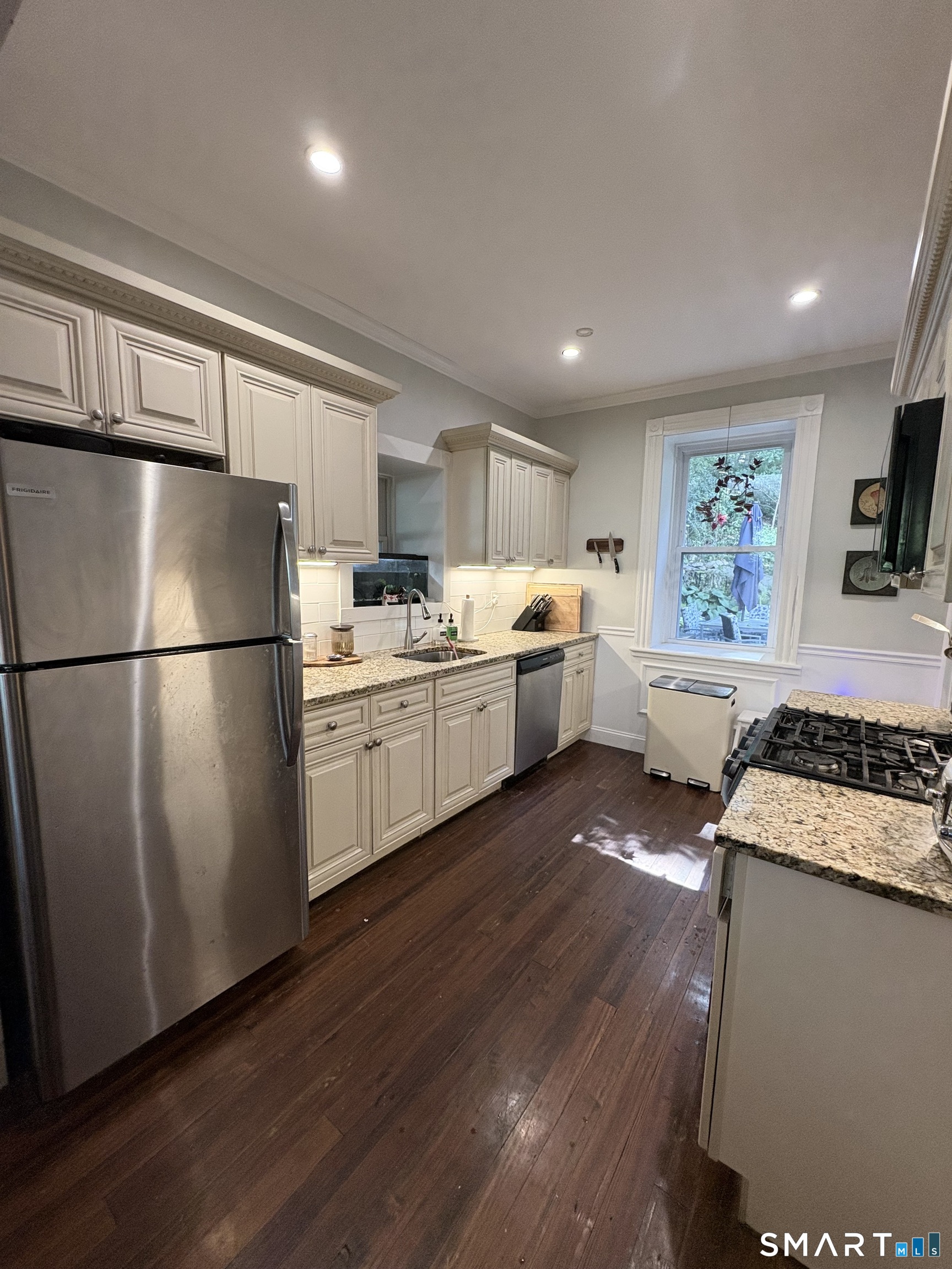 89 Hillside Avenue photo 6