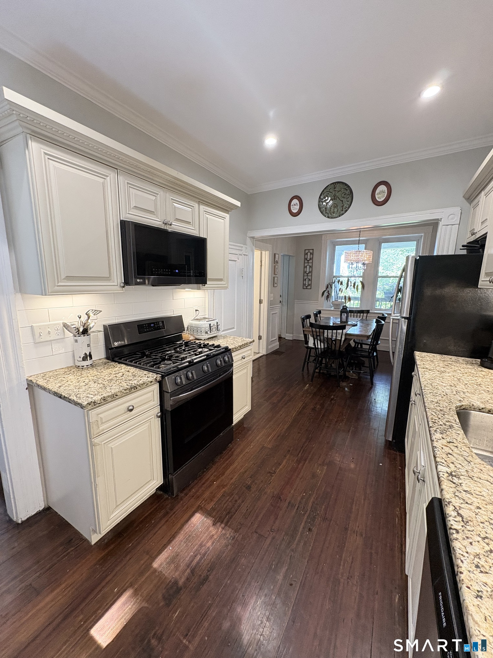 89 Hillside Avenue photo 4