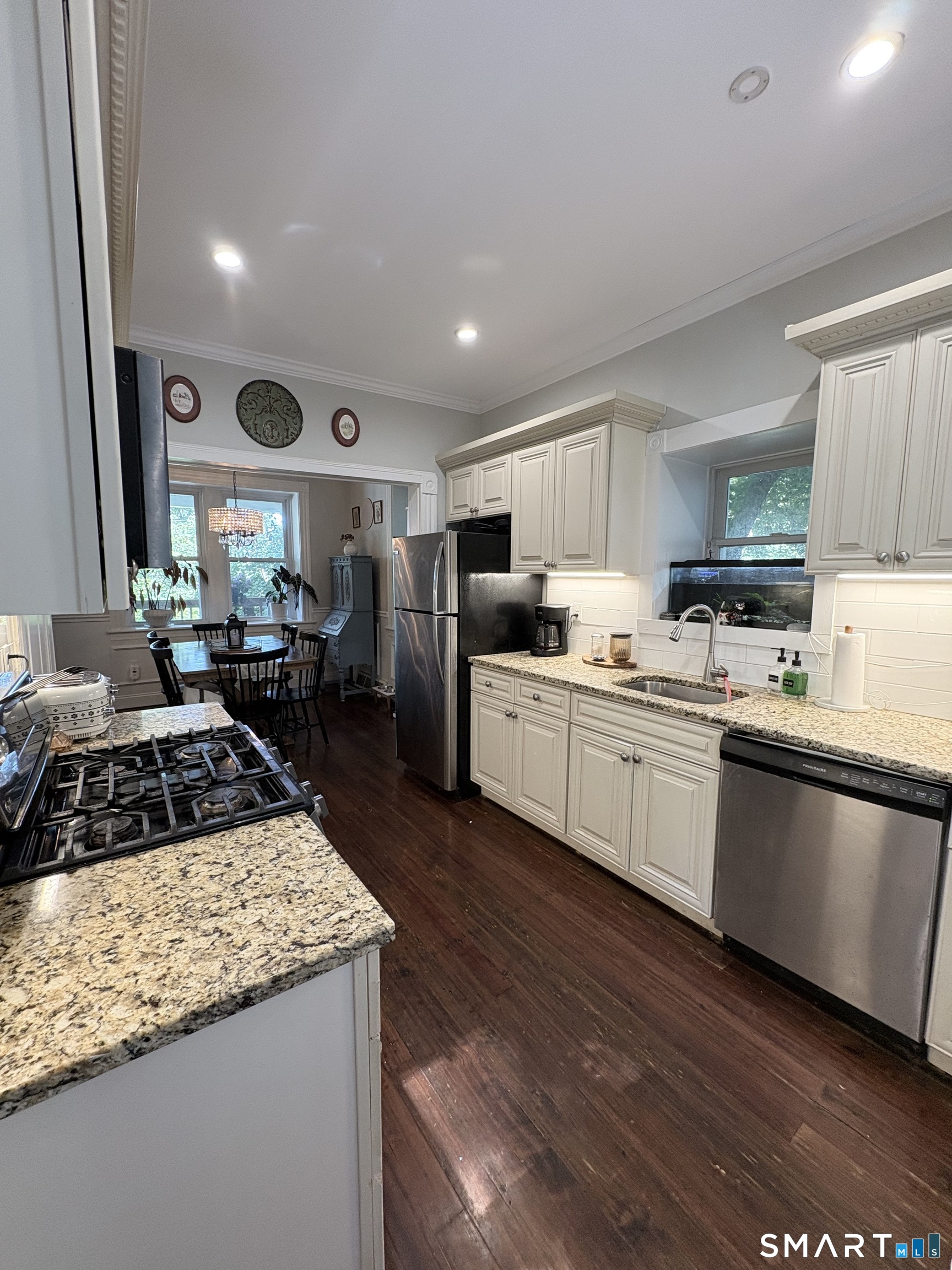 89 Hillside Avenue photo 5