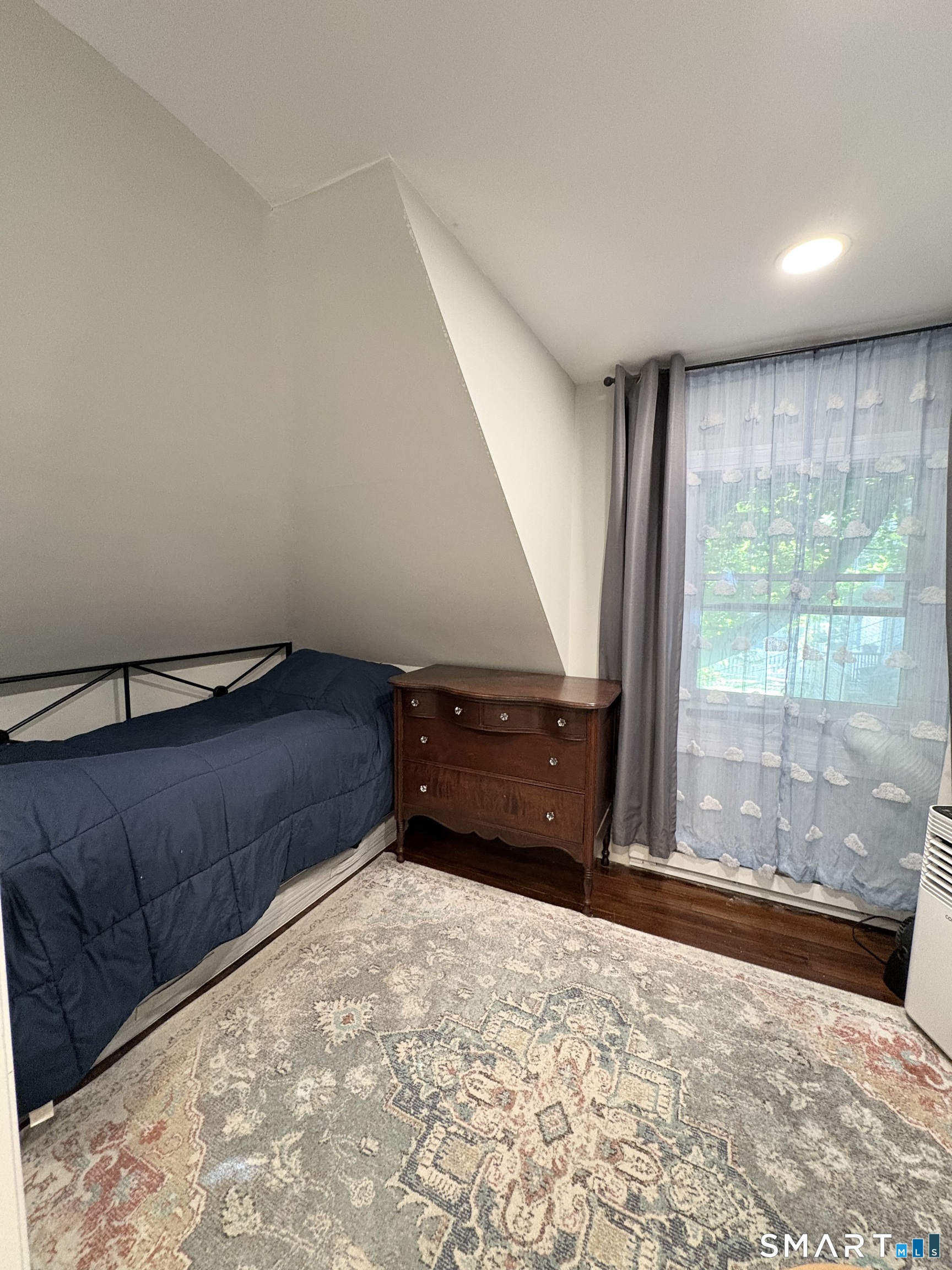 89 Hillside Avenue photo 20