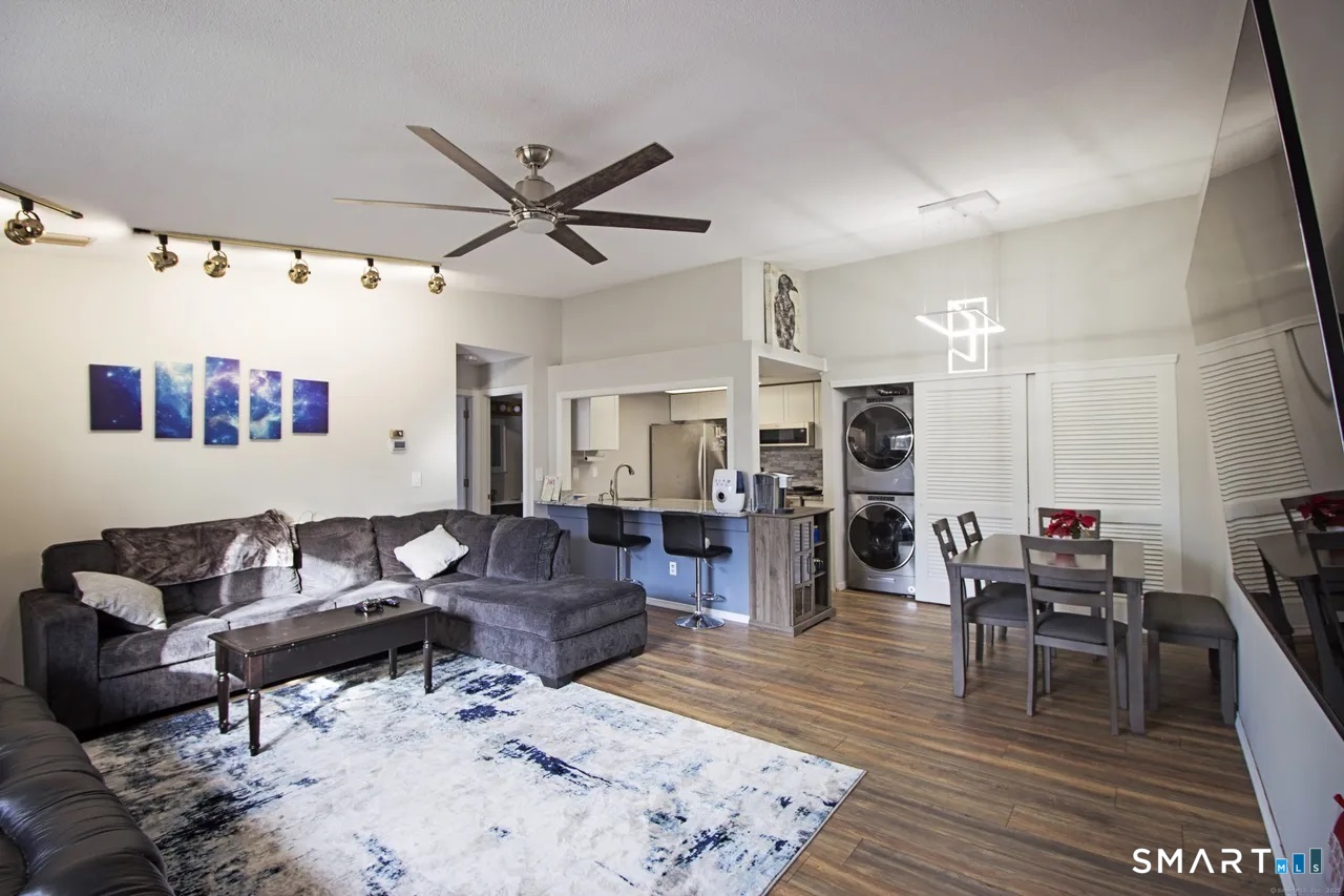 105 Little Oak Lane Unit #105