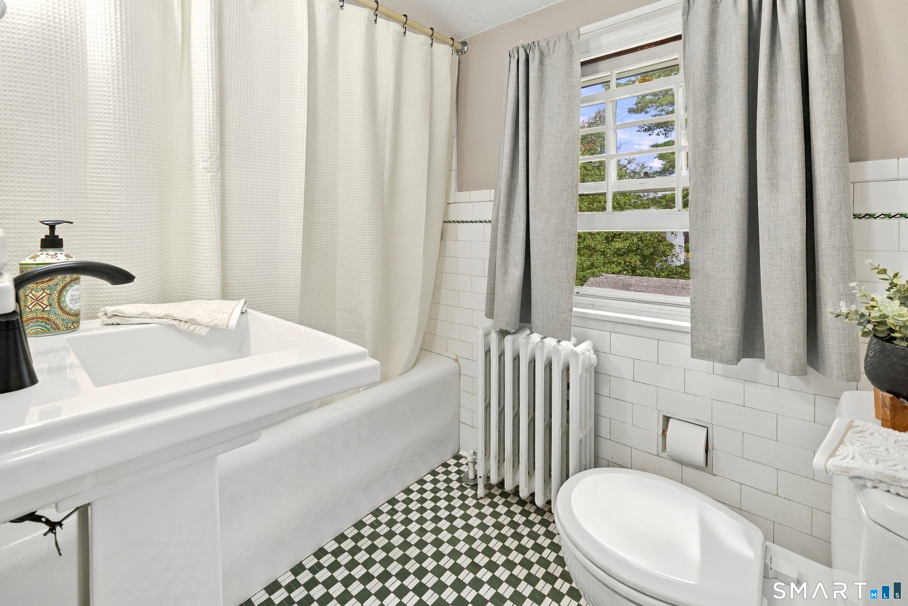110 Clifton Avenue photo 26