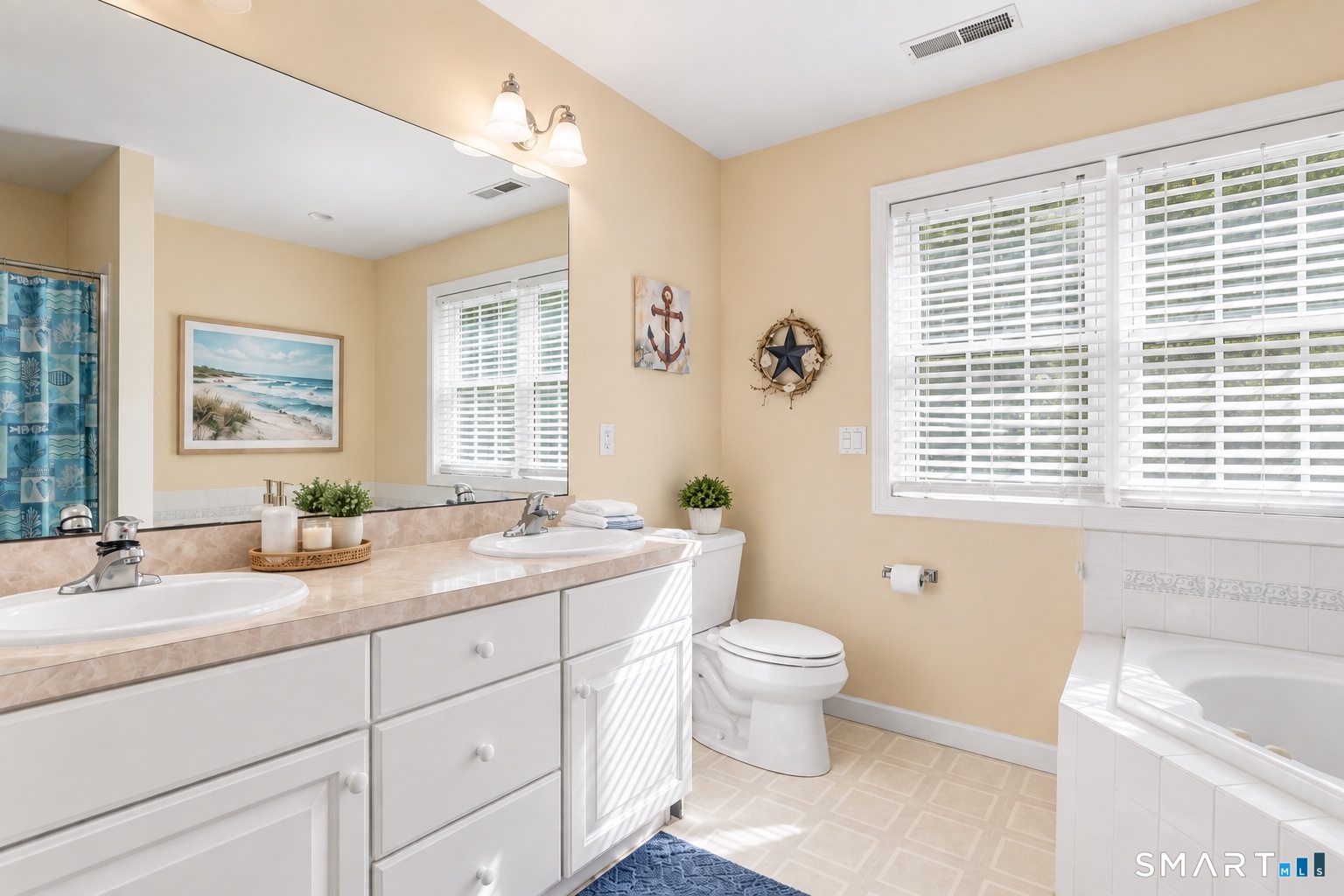 3 August Meadows, Ledyard, CT 06339