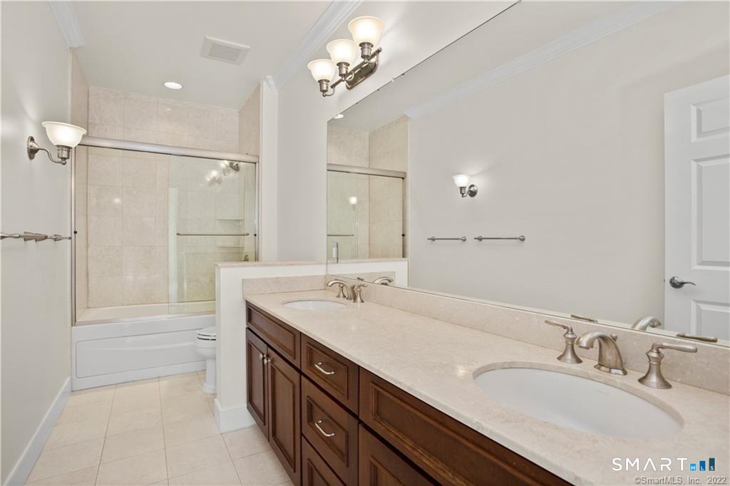 77 Havemeyer Lane Unit #218 photo 8