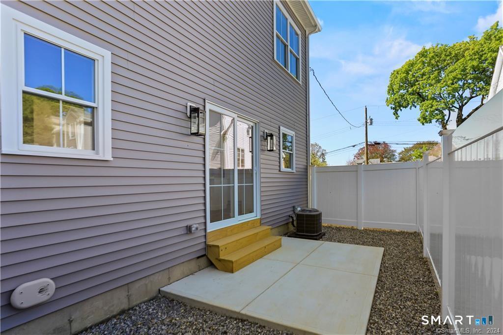348 Halley Avenue photo 32