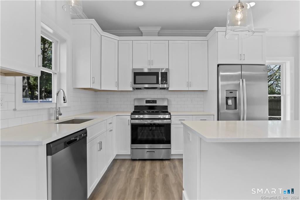 348 Halley Avenue photo 4