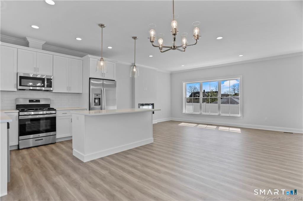 348 Halley Avenue photo 6