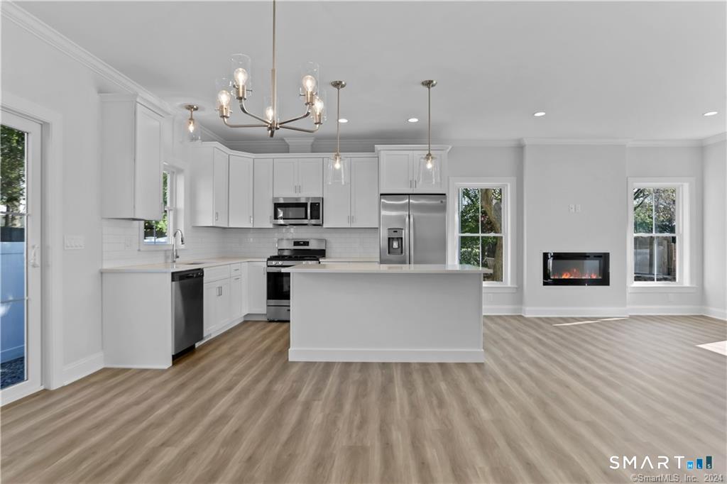 348 Halley Avenue photo 8