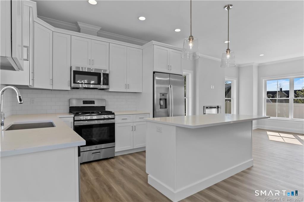 348 Halley Avenue photo 10