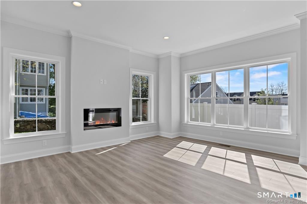 348 Halley Avenue photo 11