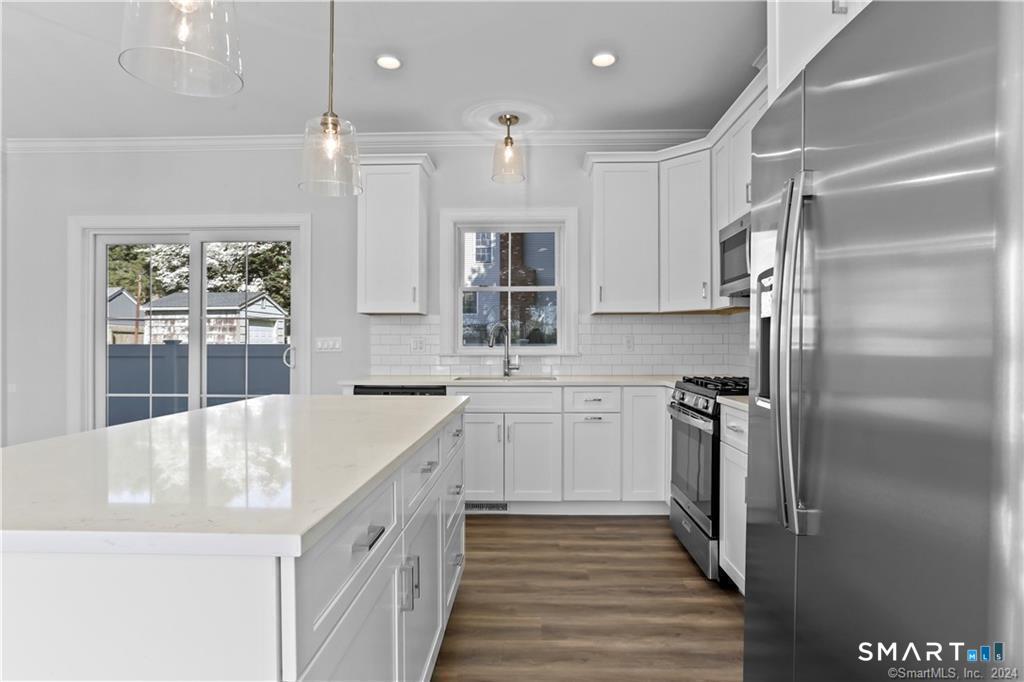 348 Halley Avenue photo 14