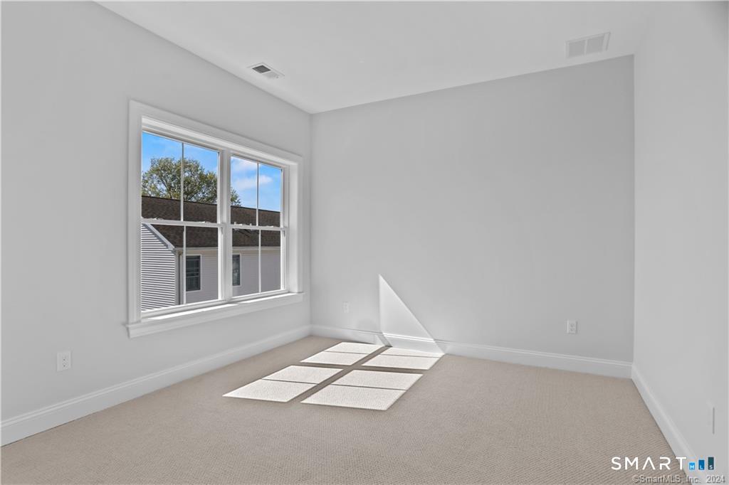 348 Halley Avenue photo 24