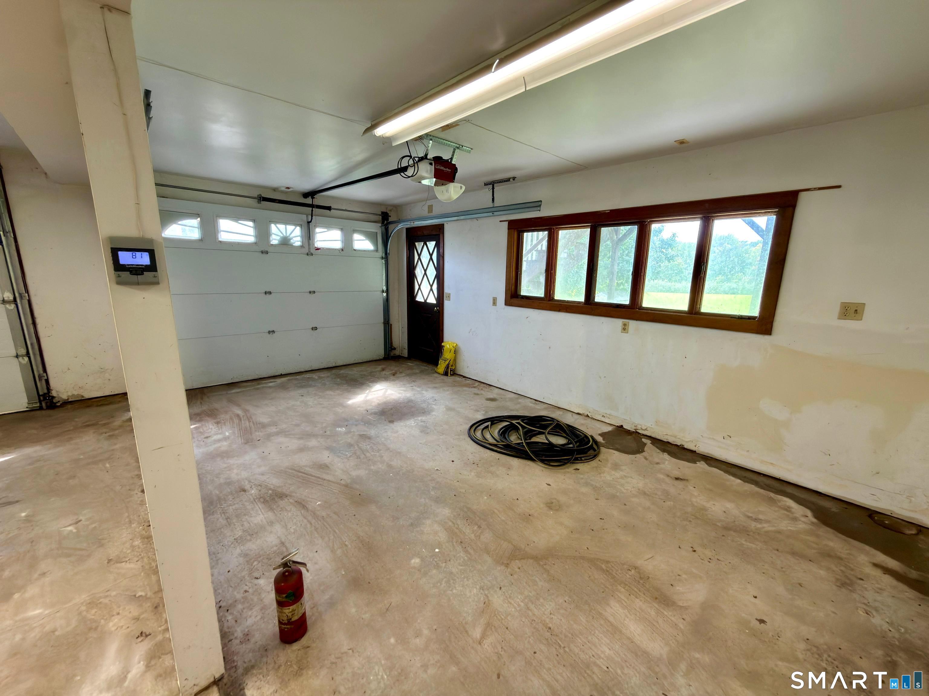 57 Arbutus Street photo 25