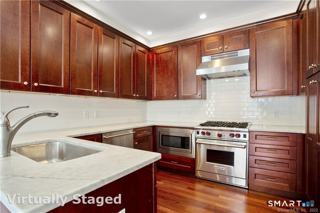 77 Havemeyer Lane Unit #218 photo 5