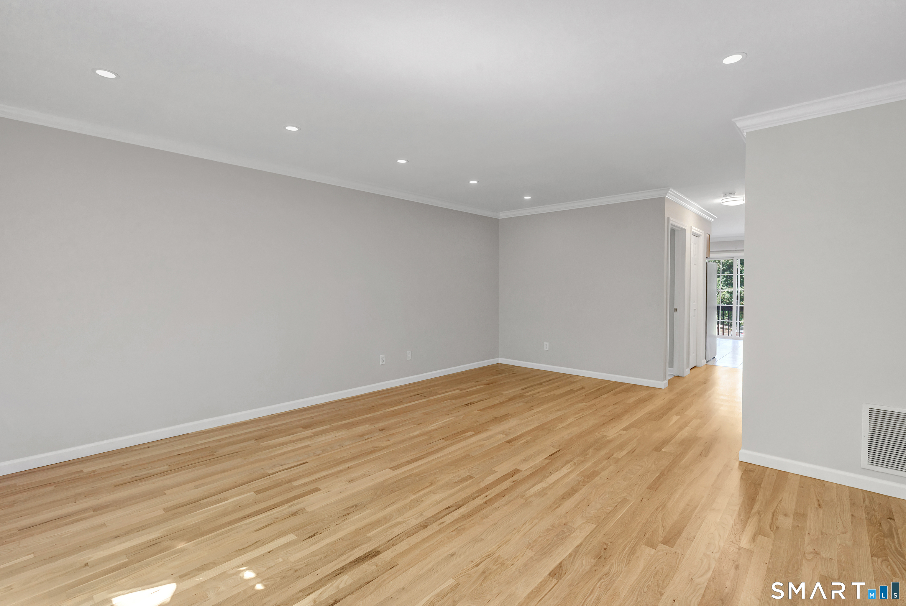 Foto 6 de Condominio en renta en 39 Coram Road #15, Shelton, CT — $2,700/mes
