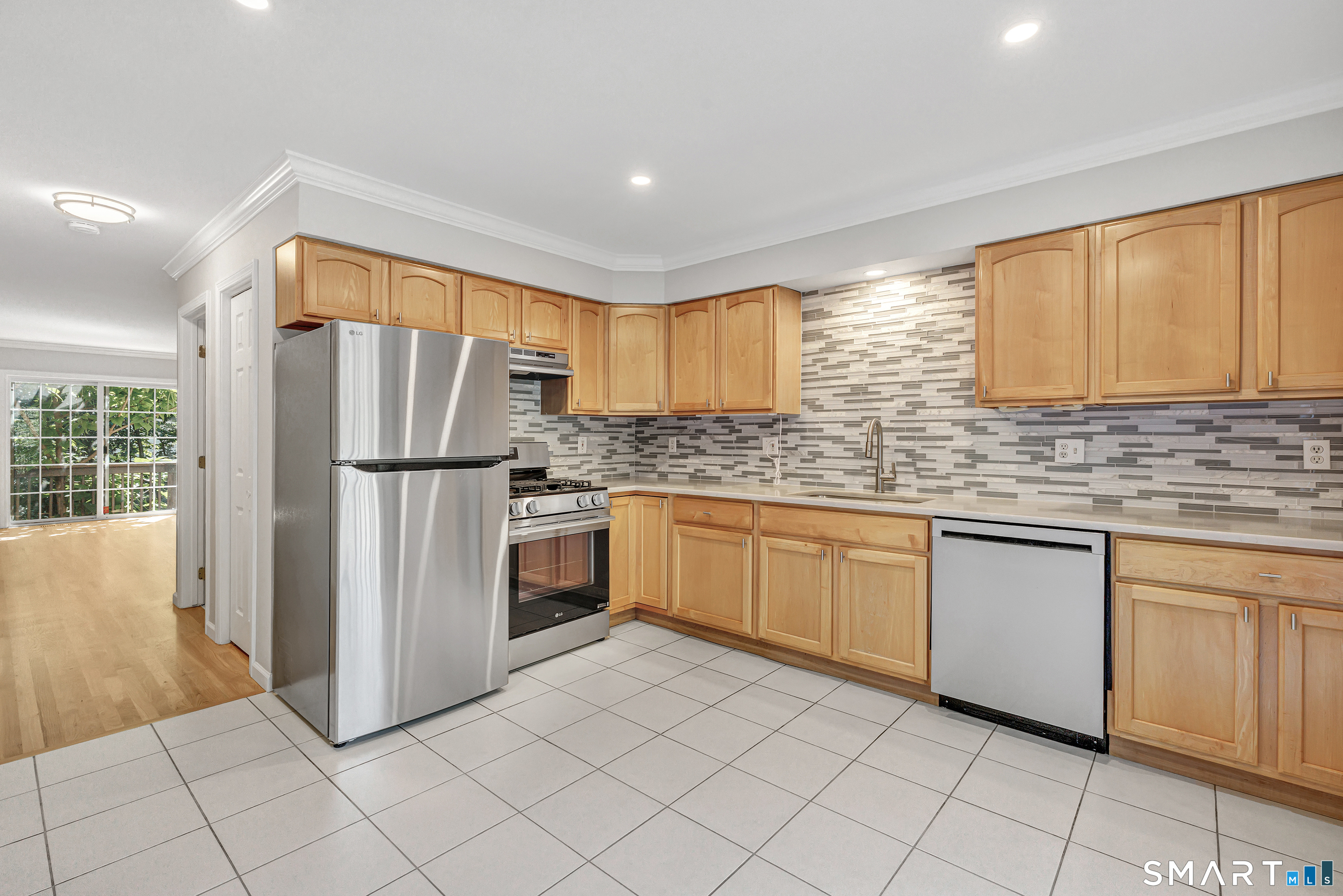 Foto 9 de Condominio en renta en 39 Coram Road #15, Shelton, CT — $2,700/mes