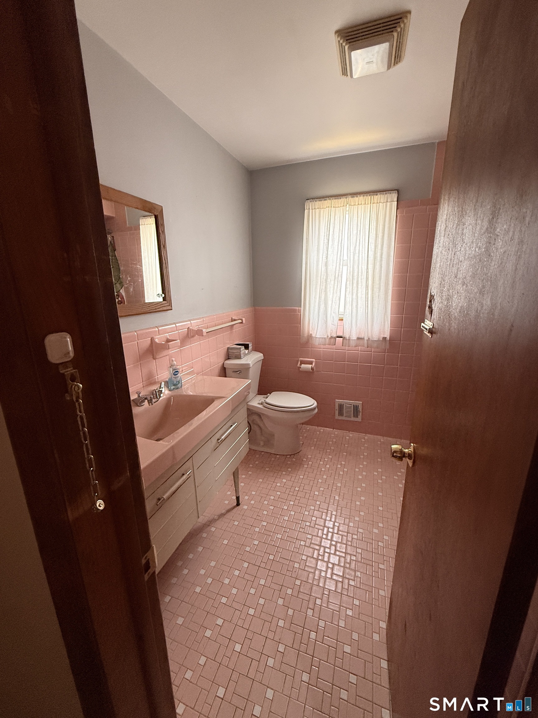 21 7th Street photo 12