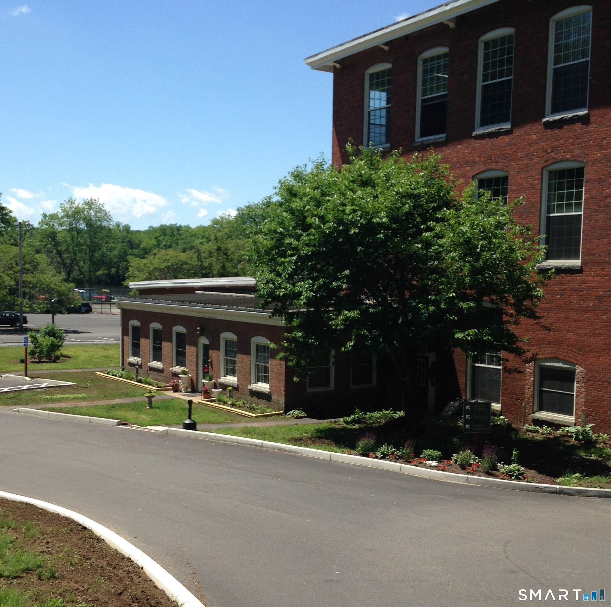 Photo 2 of Condo for sale at 150 Yantic St #109, Norwich, CT 06360 | MLS# 24208914 | Listing updated on 2026-09-23