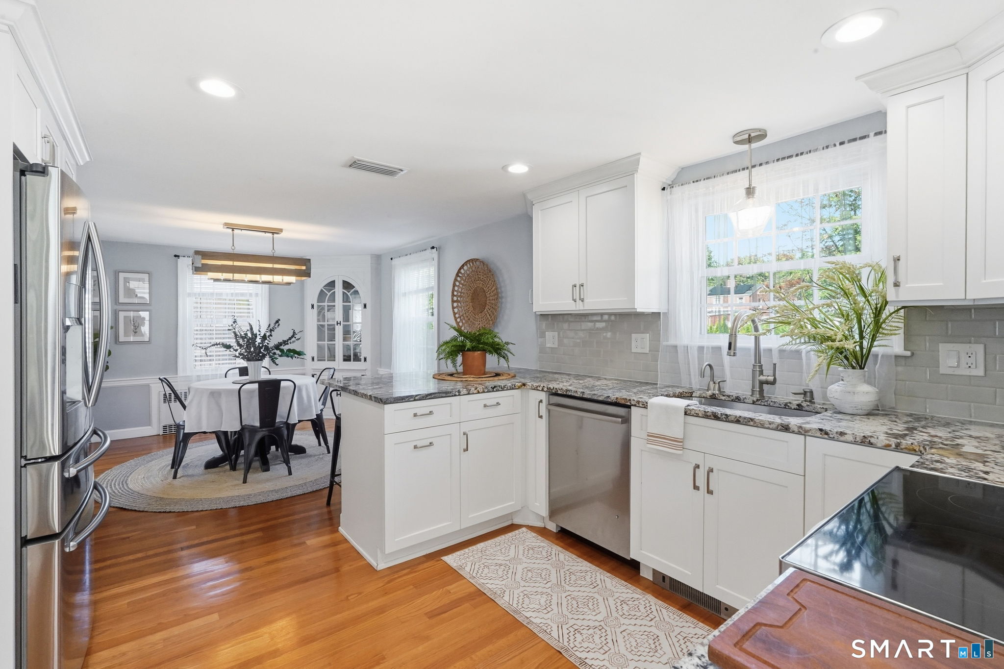 148 Sidney Avenue photo 11