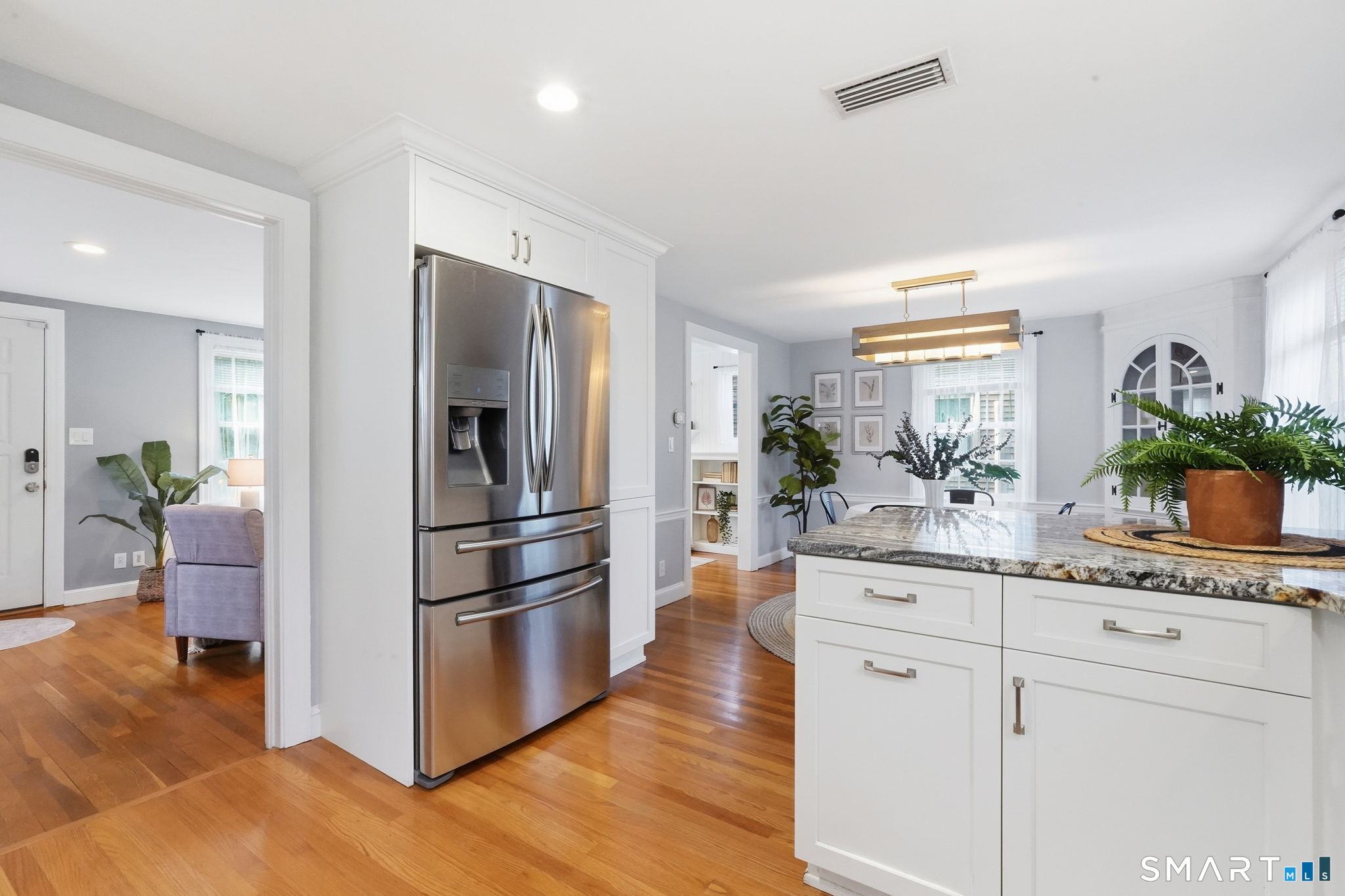 148 Sidney Avenue photo 12