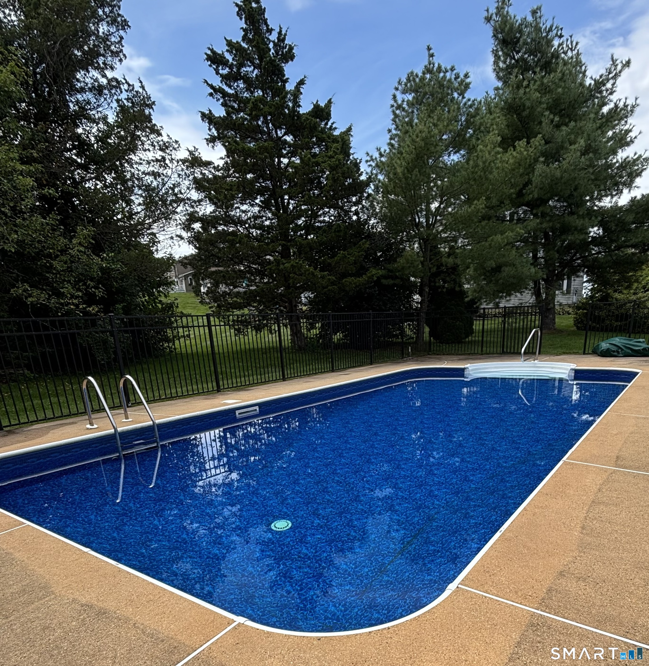 4 Huntington Ridge Road photo 10