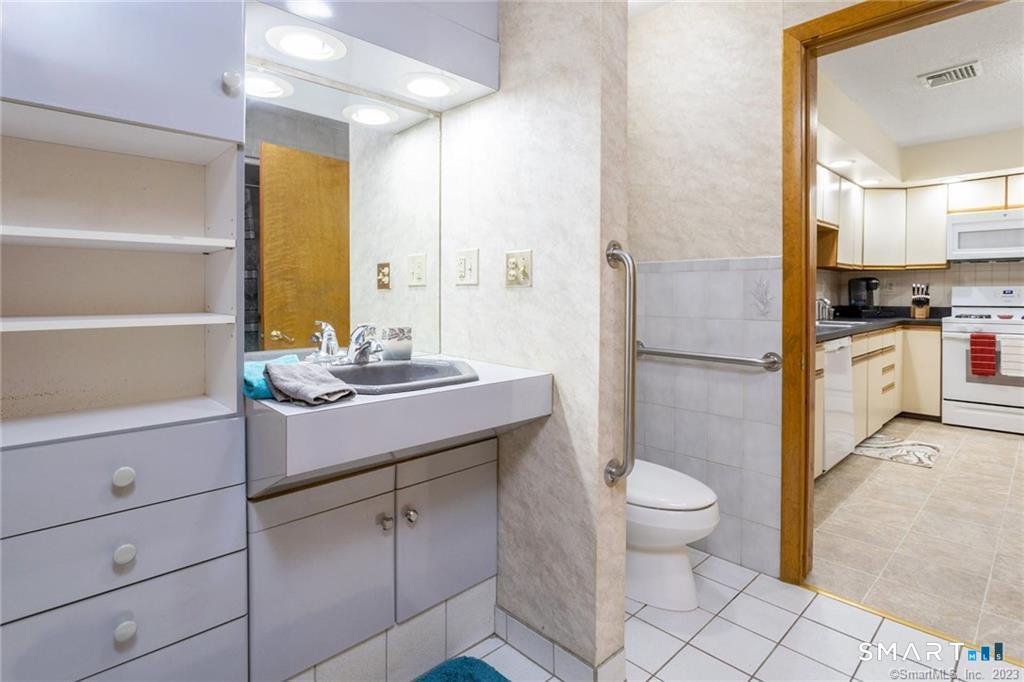 65 Shelton Avenue Unit #C photo 13