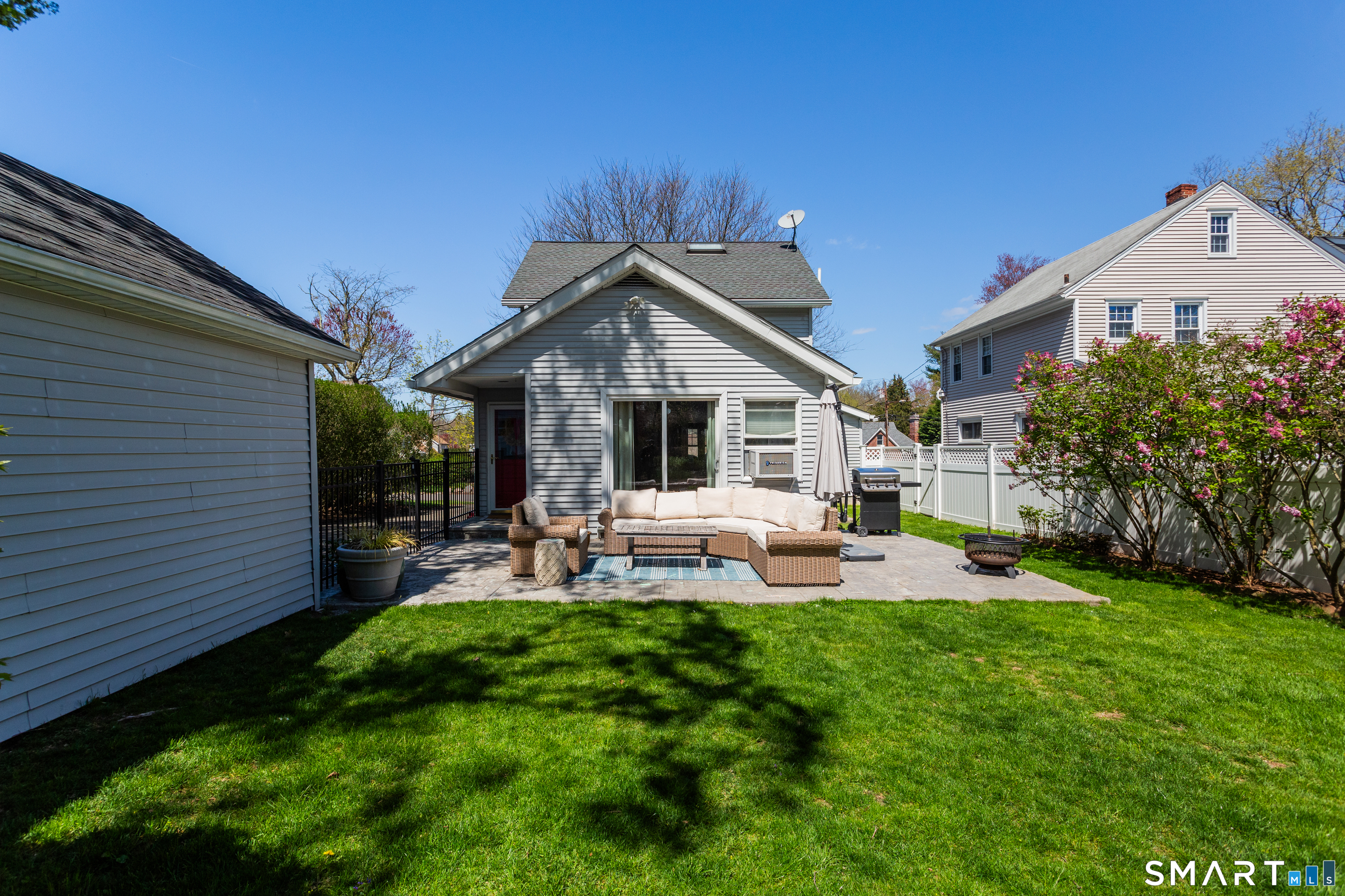 13 Ledge Lane photo 34
