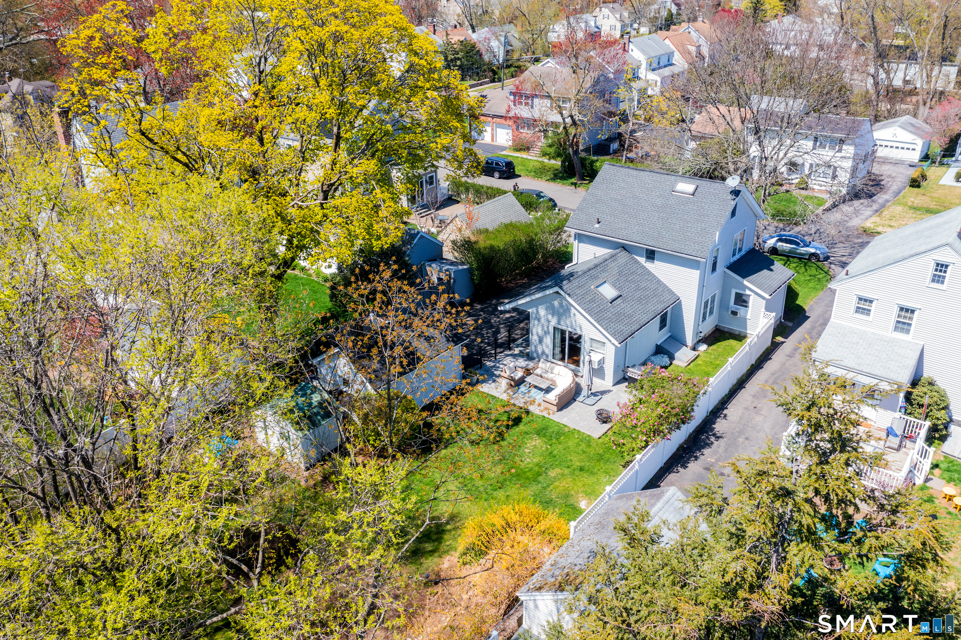 13 Ledge Lane photo 35